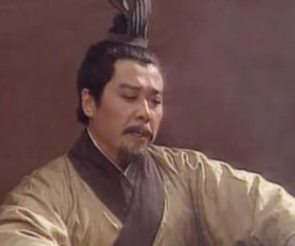 简雍与刘备之间的关系如何？他与诸葛亮之间有何故事？