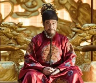 朱棣登基坐上皇帝的位置后 朱棣为何要迁都北京